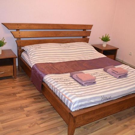 Квартира Двохкімнатна Фонтан Apartment Kamianets-Podilskyi Luaran gambar