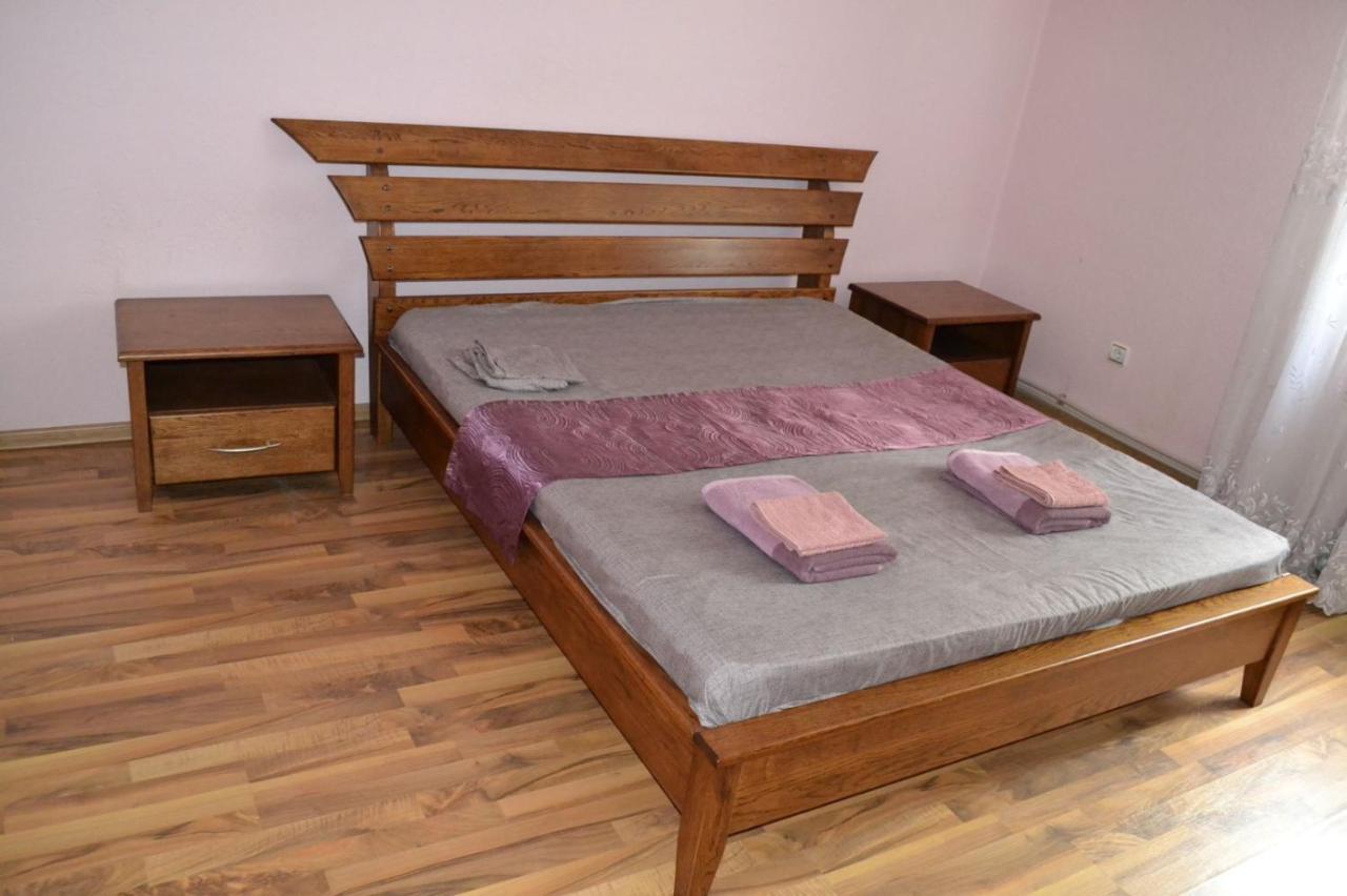 Квартира Двохкімнатна Фонтан Apartment Kamianets-Podilskyi Luaran gambar