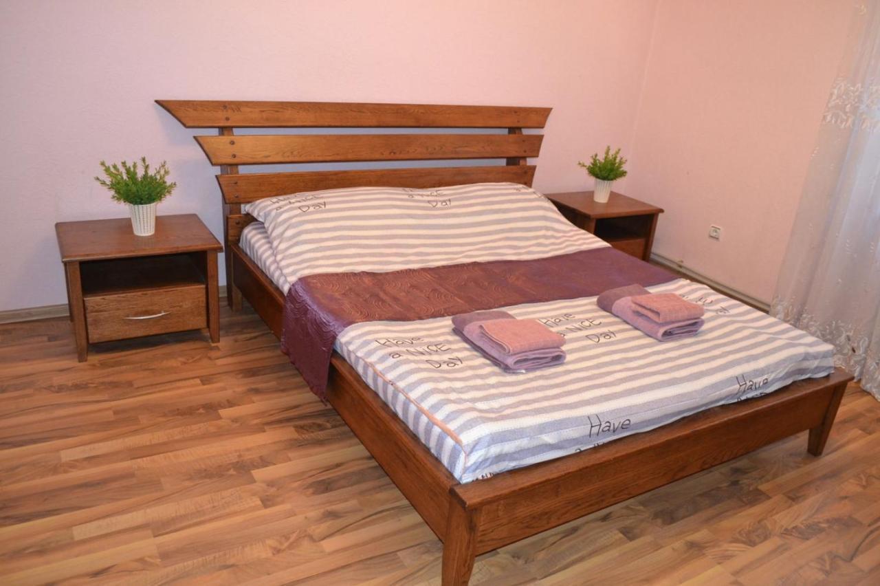 Квартира Двохкімнатна Фонтан Apartment Kamianets-Podilskyi Luaran gambar